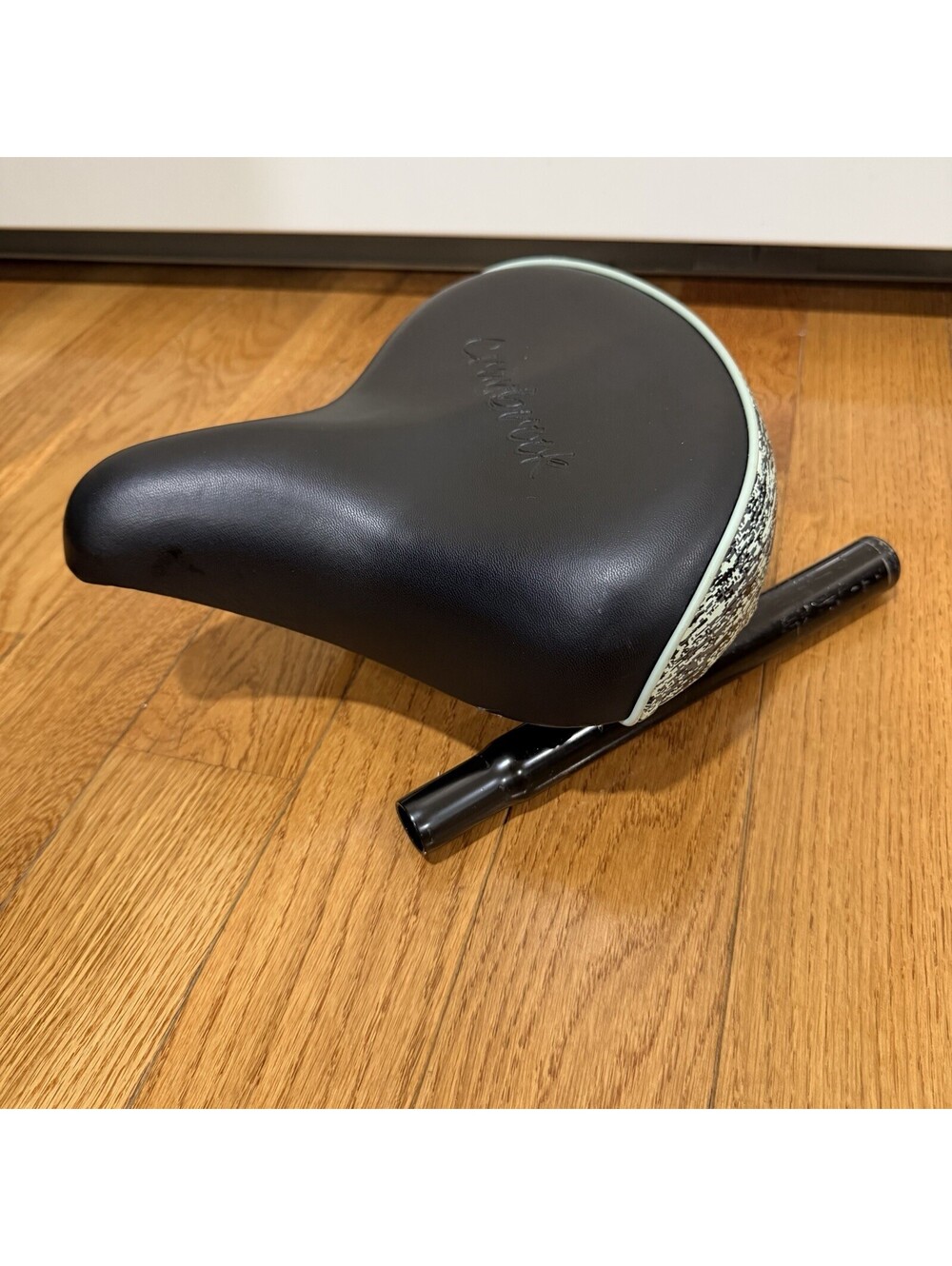Huffy We Make Fun Bike Seat Blk & Cream Comfort Saddle w/ Dual Springs Adult